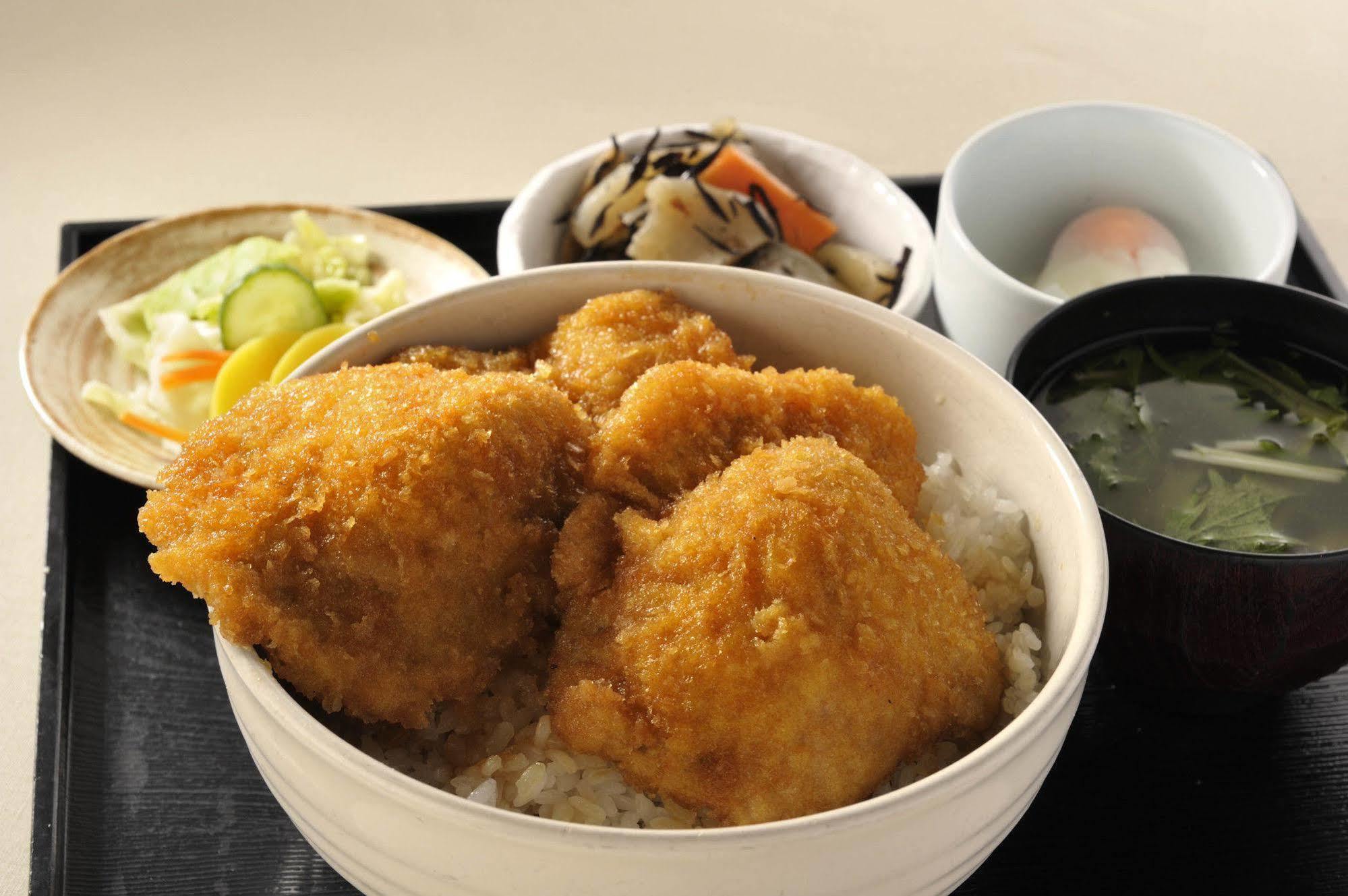 Court Hotel Niigata Kültér fotó
